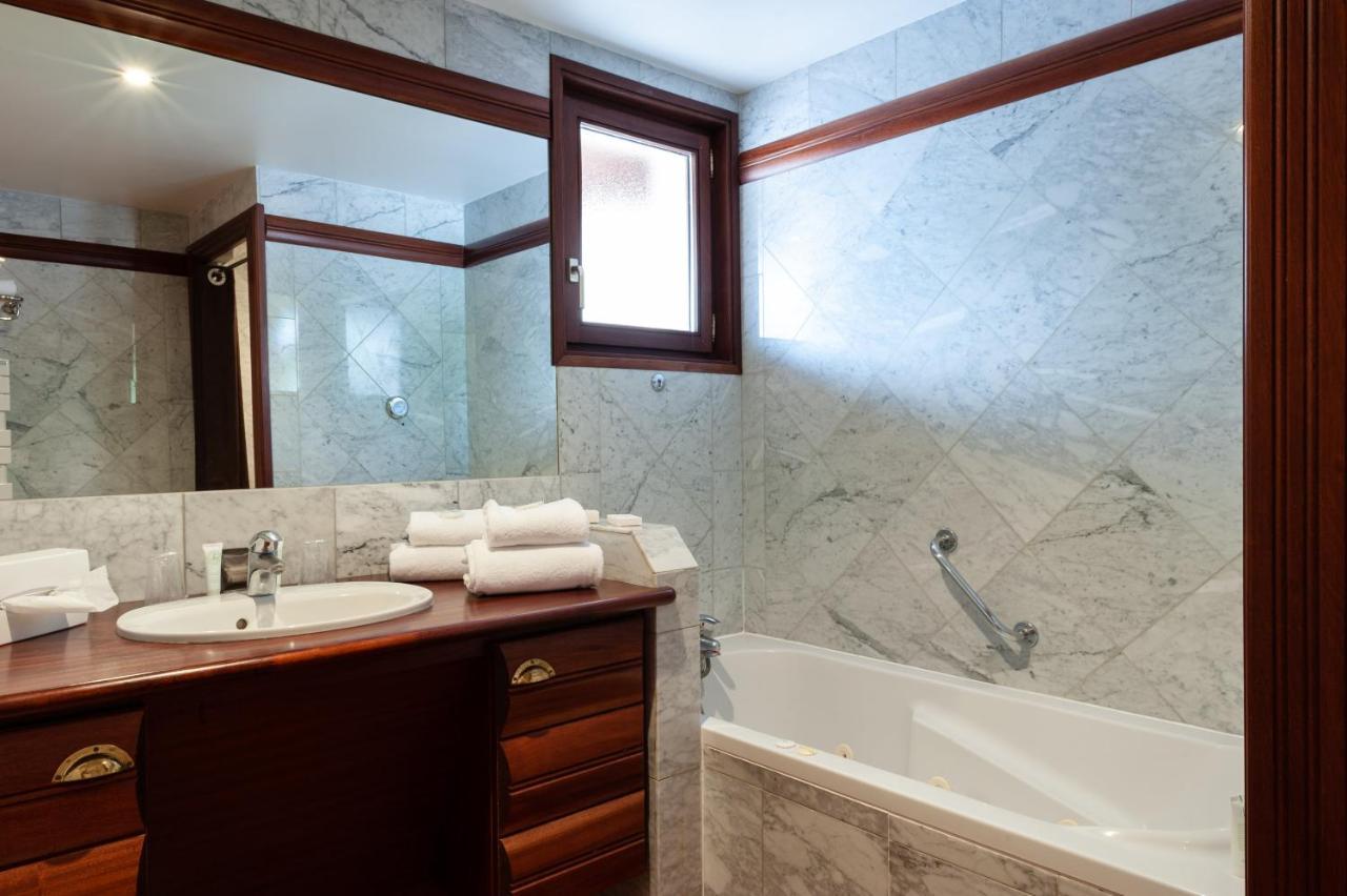 Hotel La Gentilhommiere นุย-แซ็ง-ฌอร์ฌ ภายนอก รูปภาพ