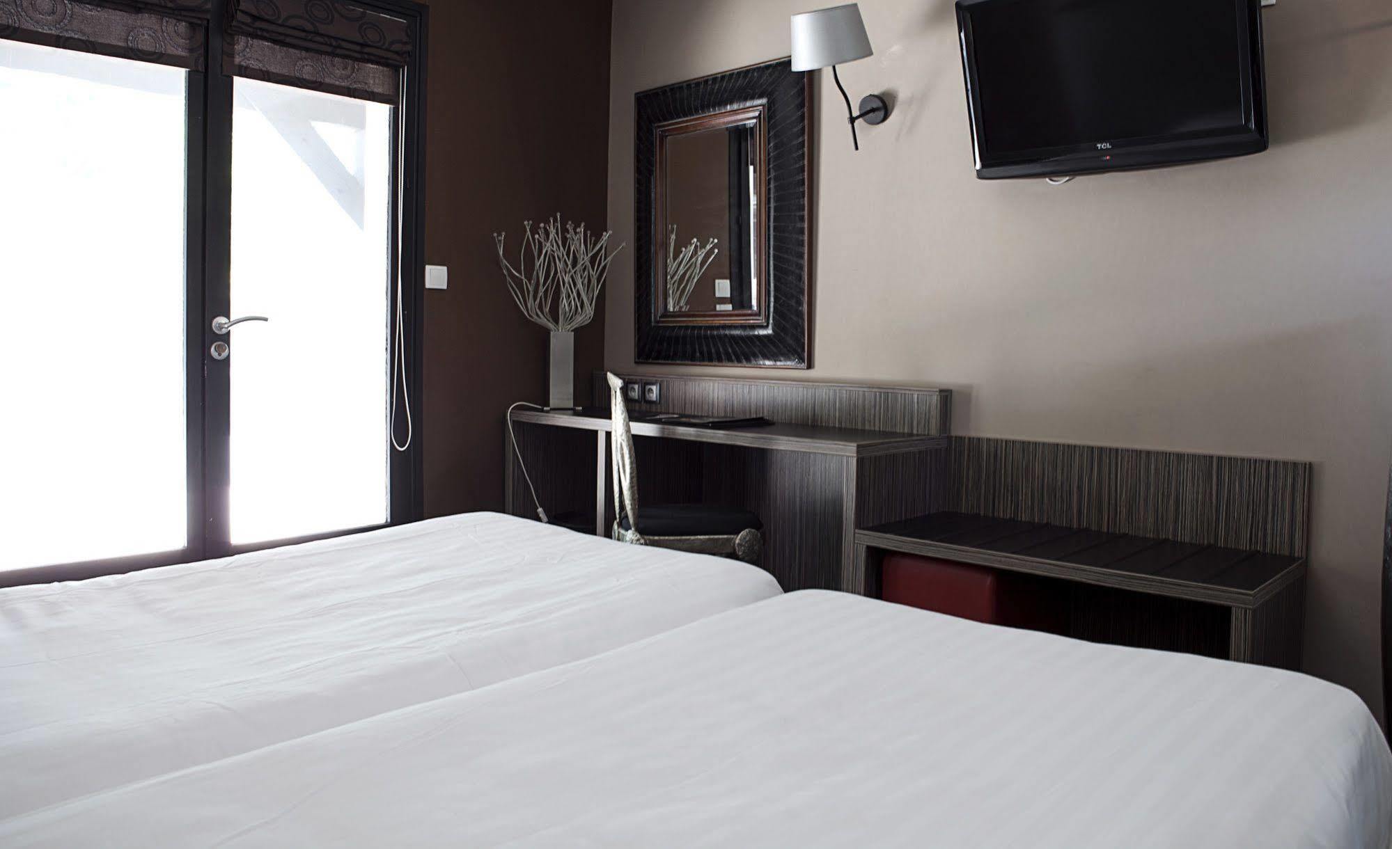 Hotel La Gentilhommiere นุย-แซ็ง-ฌอร์ฌ ภายนอก รูปภาพ