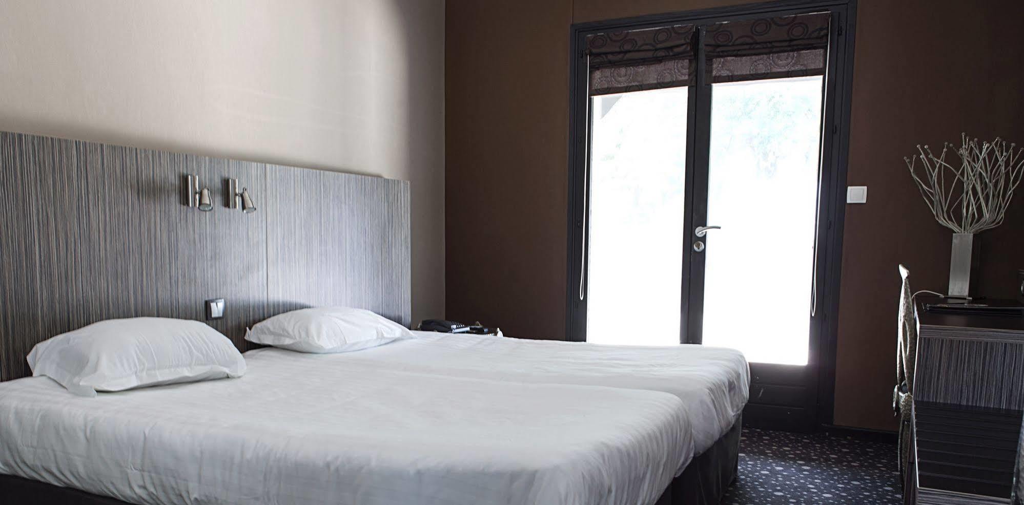 Hotel La Gentilhommiere นุย-แซ็ง-ฌอร์ฌ ภายนอก รูปภาพ